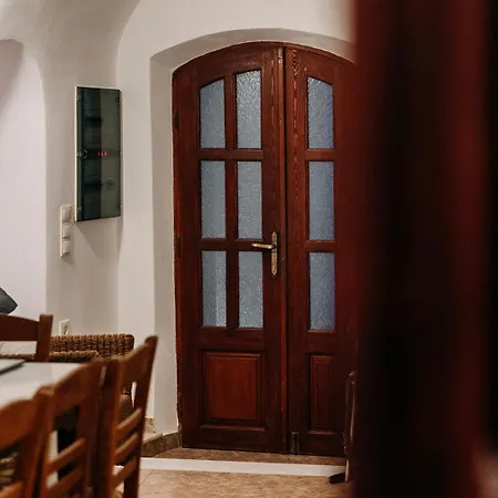 Santorini In Megalochori ميغالوخوري